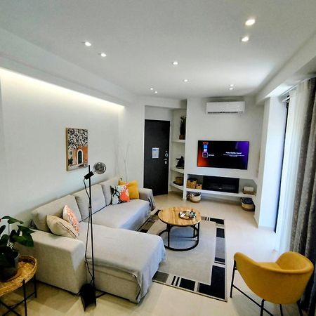Floral Home 1 - Ground Floor Apt With Courtyard And Private Parking! Athén Kültér fotó