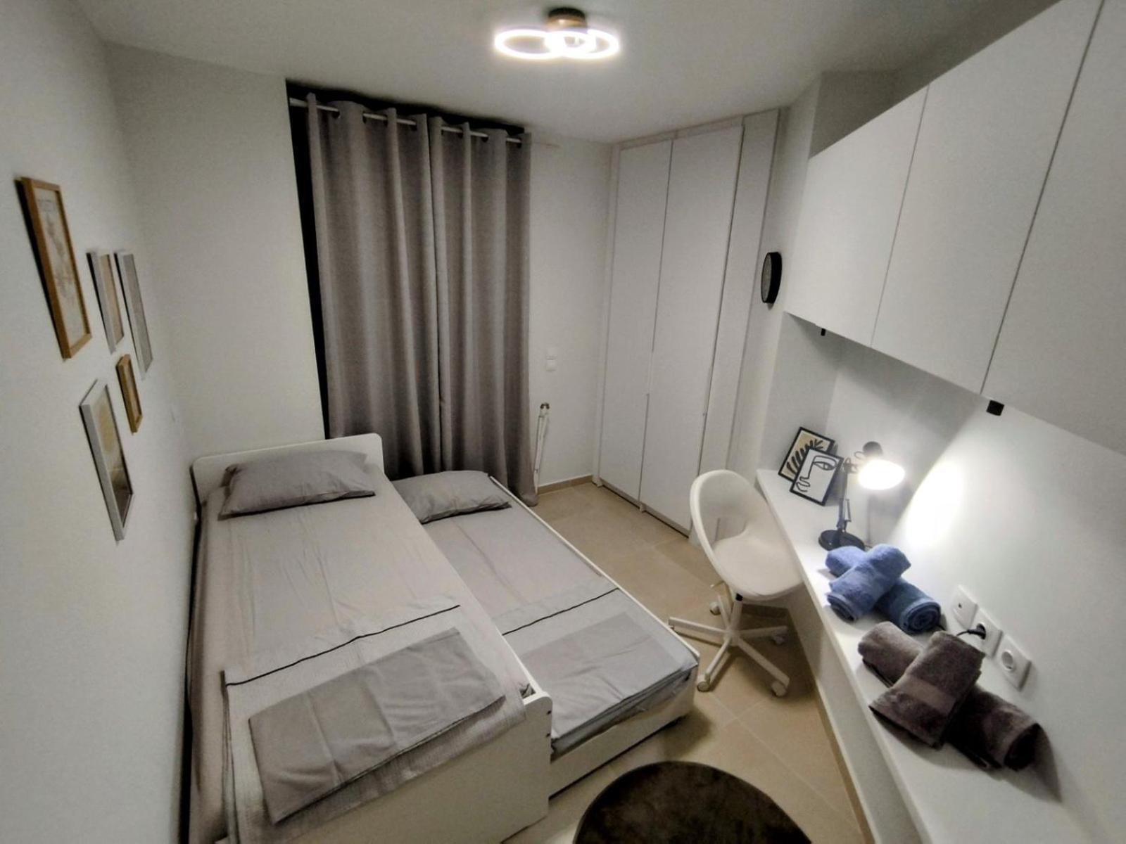 Floral Home 1 - Ground Floor Apt With Courtyard And Private Parking! Athén Kültér fotó