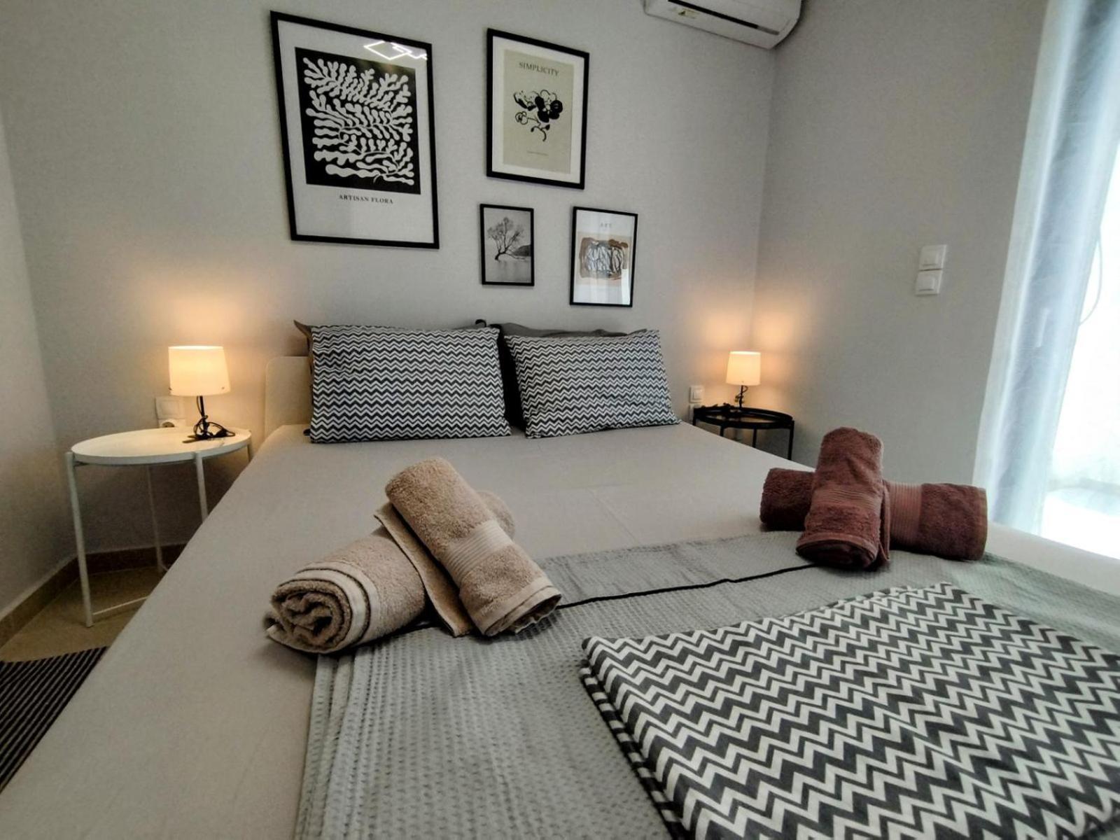 Floral Home 1 - Ground Floor Apt With Courtyard And Private Parking! Athén Kültér fotó