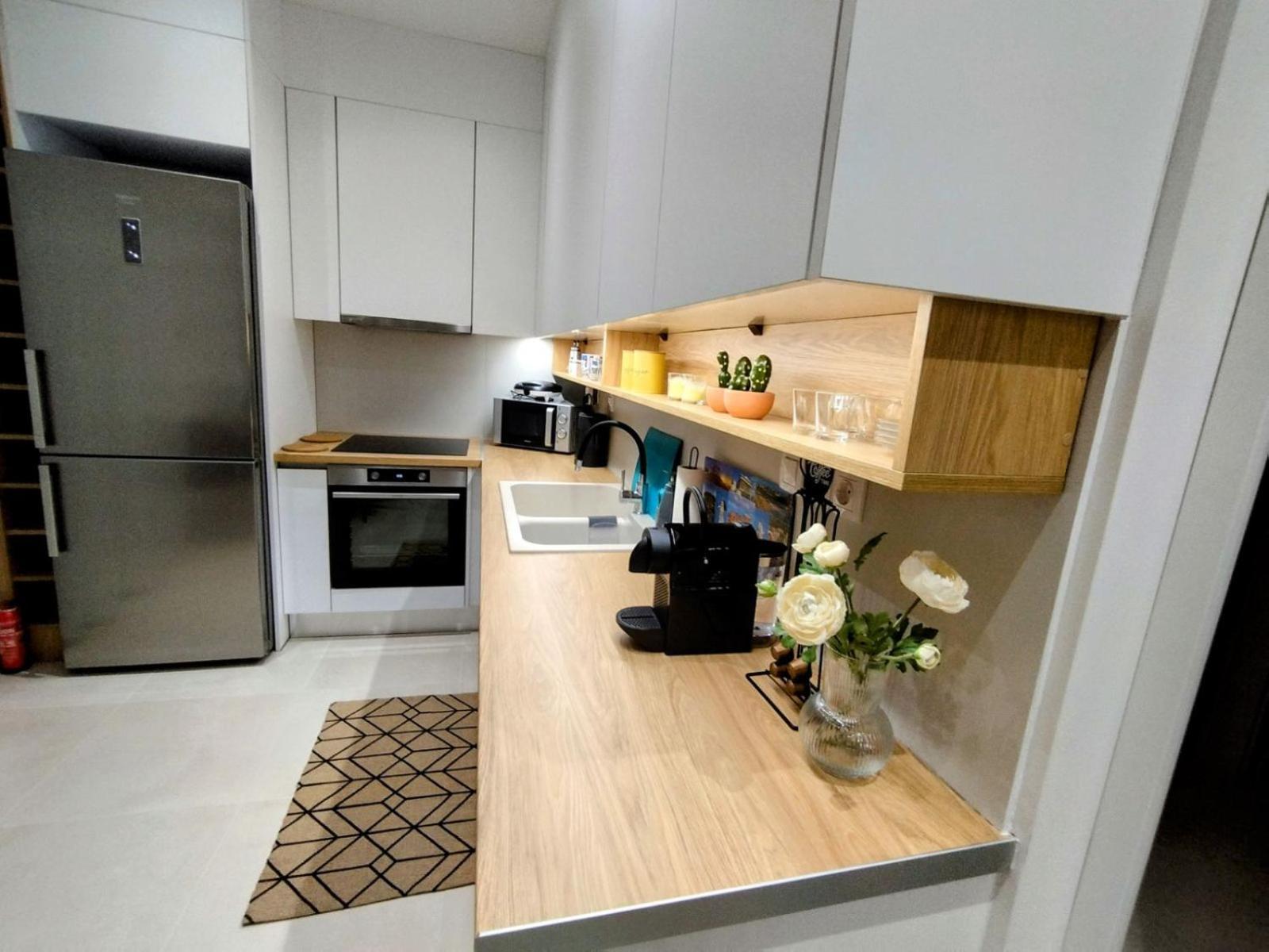 Floral Home 1 - Ground Floor Apt With Courtyard And Private Parking! Athén Kültér fotó