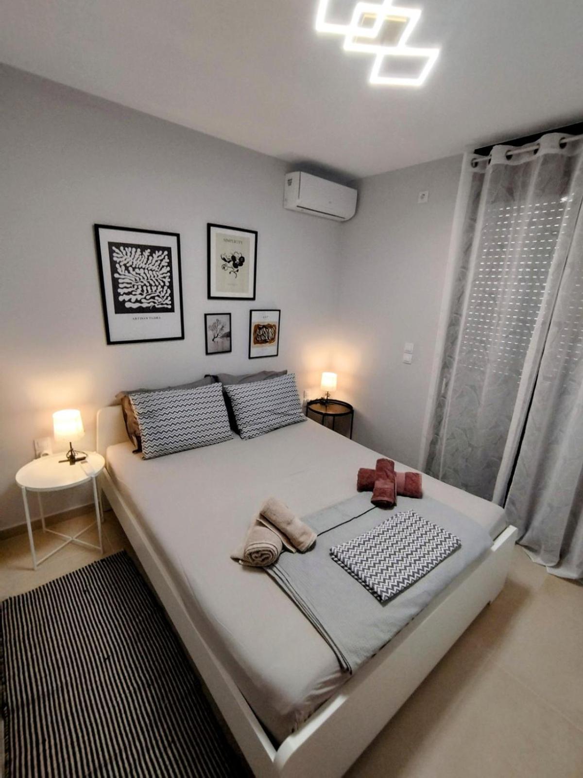 Floral Home 1 - Ground Floor Apt With Courtyard And Private Parking! Athén Kültér fotó