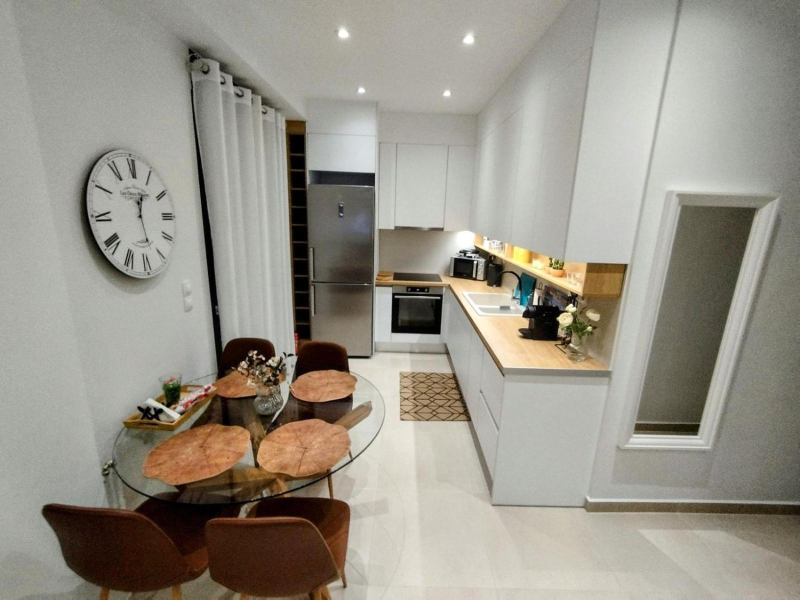 Floral Home 1 - Ground Floor Apt With Courtyard And Private Parking! Athén Kültér fotó