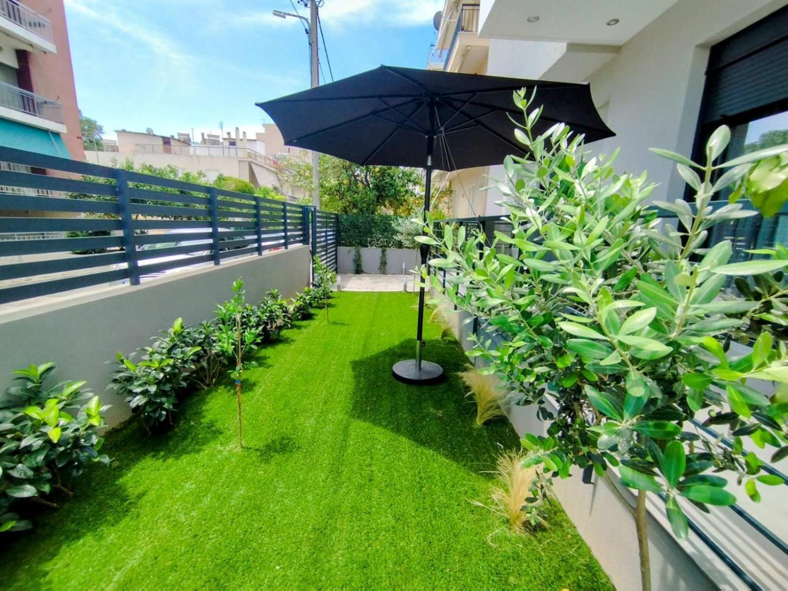 Floral Home 1 - Ground Floor Apt With Courtyard And Private Parking! Athén Kültér fotó