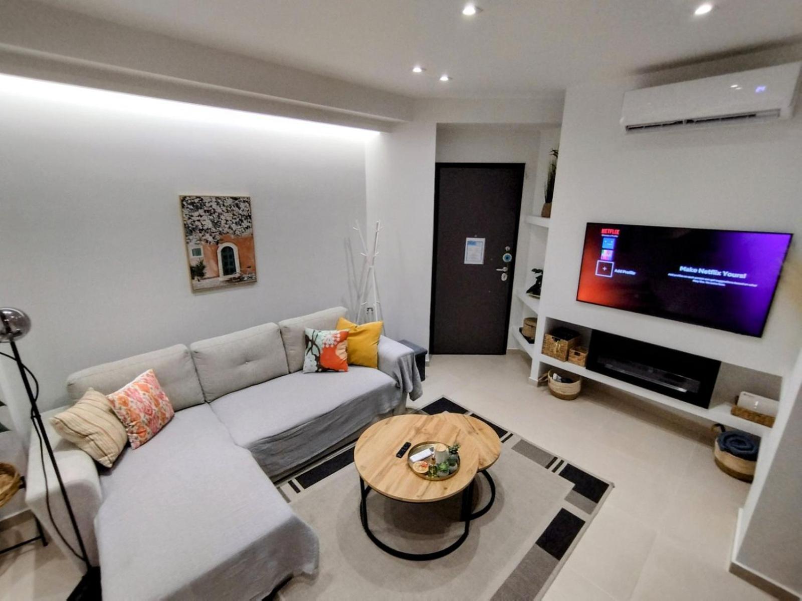 Floral Home 1 - Ground Floor Apt With Courtyard And Private Parking! Athén Kültér fotó